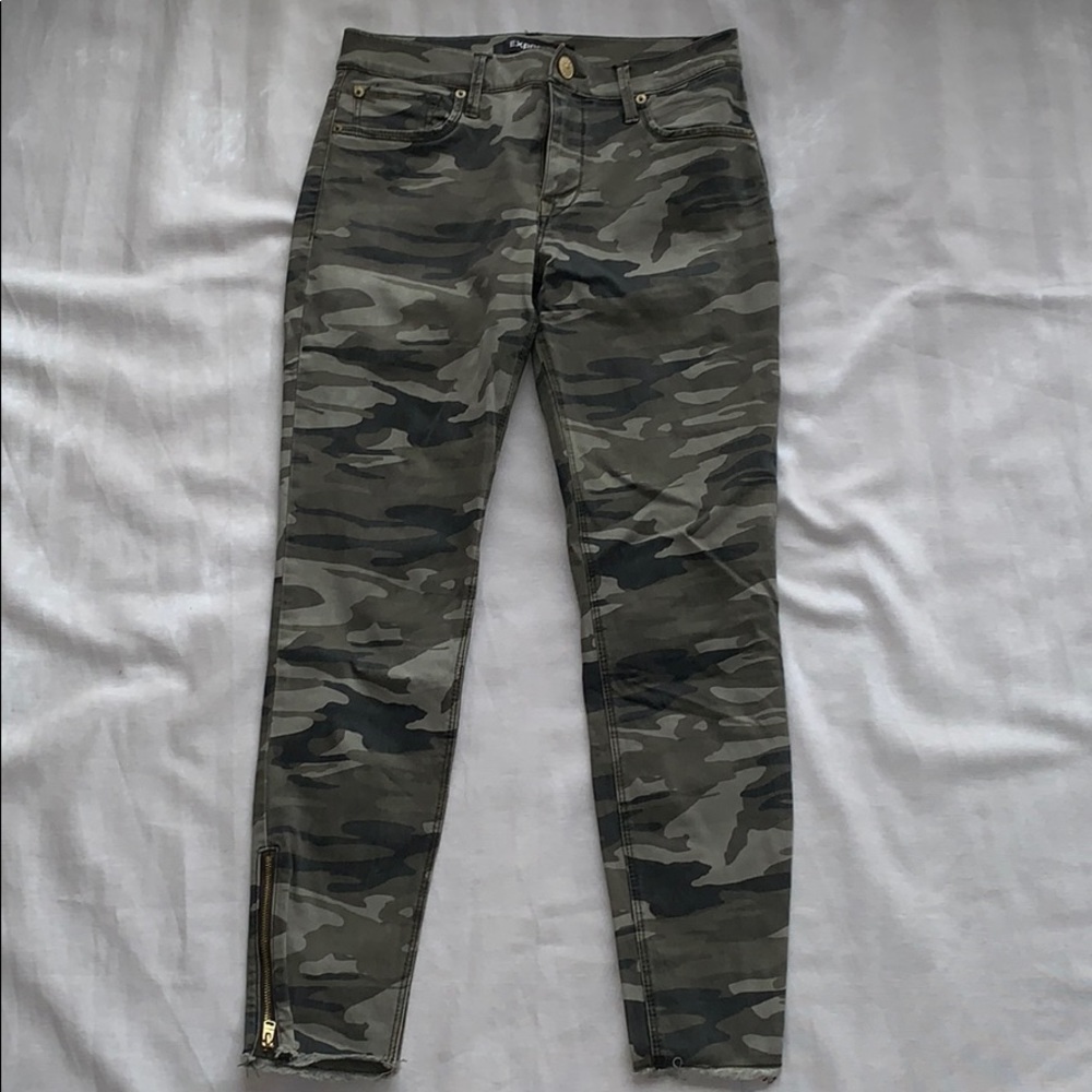 Express Mid Rise Camo Print Ankle Leggings Size 4R